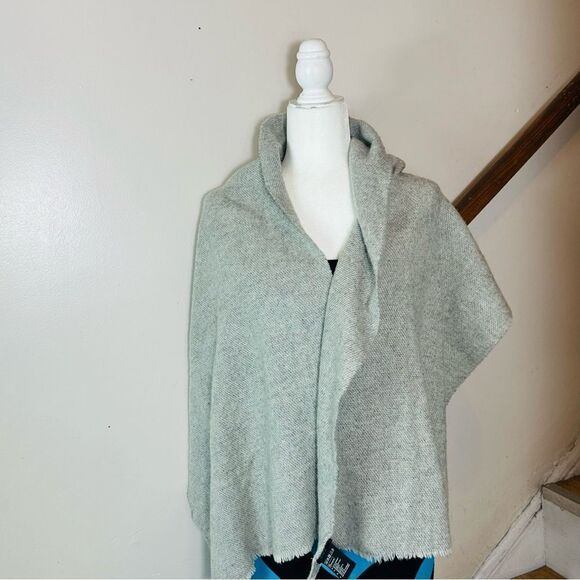 COS 100% wool scarf - Picture 2 of 7